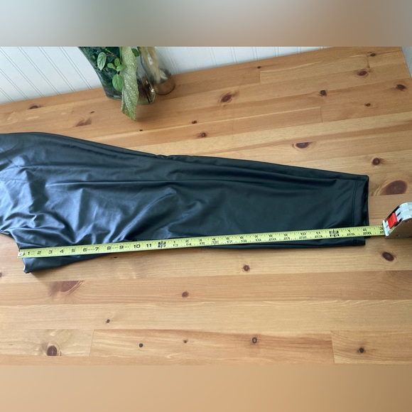 Torrid Black Full Length Signature Waist Faux Leather Legging Size 3X - Picture 10 of 12